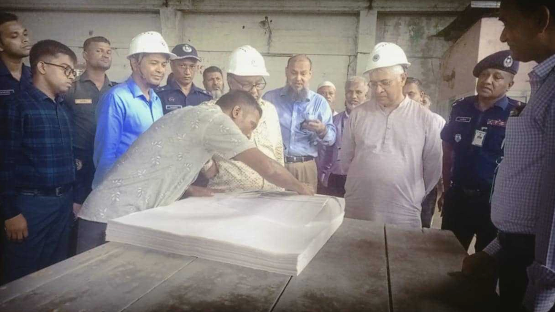 কর্ণফুলী পেপার মিলের উৎপাদন সক্ষমতা বৃদ্ধির বিষয়ে নতুন করে ভাবছে সরকার: শিল্প উপদেষ্টা