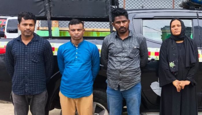 চট্টগ্রামে র‌্যাব-৭-এর অভিযানে ৫০ কেজি গাঁজাসহ আটক ৪