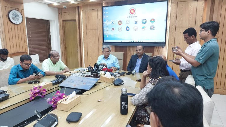 সাময়িকভাবে চট্টগ্রাম বন্দরের এনসিটি টার্মিনালের দায়িত্ব পেল নৌবাহিনী