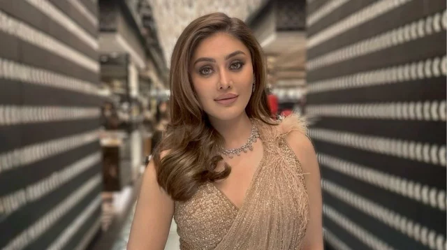 ‘কাঁটা লাগা’ খ্যাত অভিনেত্রী শেফালী জারিওয়ালার মৃত্যু: বলিউডে শোকের ছায়া