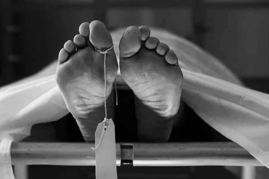 হাটহাজারীতে পুকুর থেকে অজ্ঞাতপরিচয় নারীর লাশ উদ্ধার