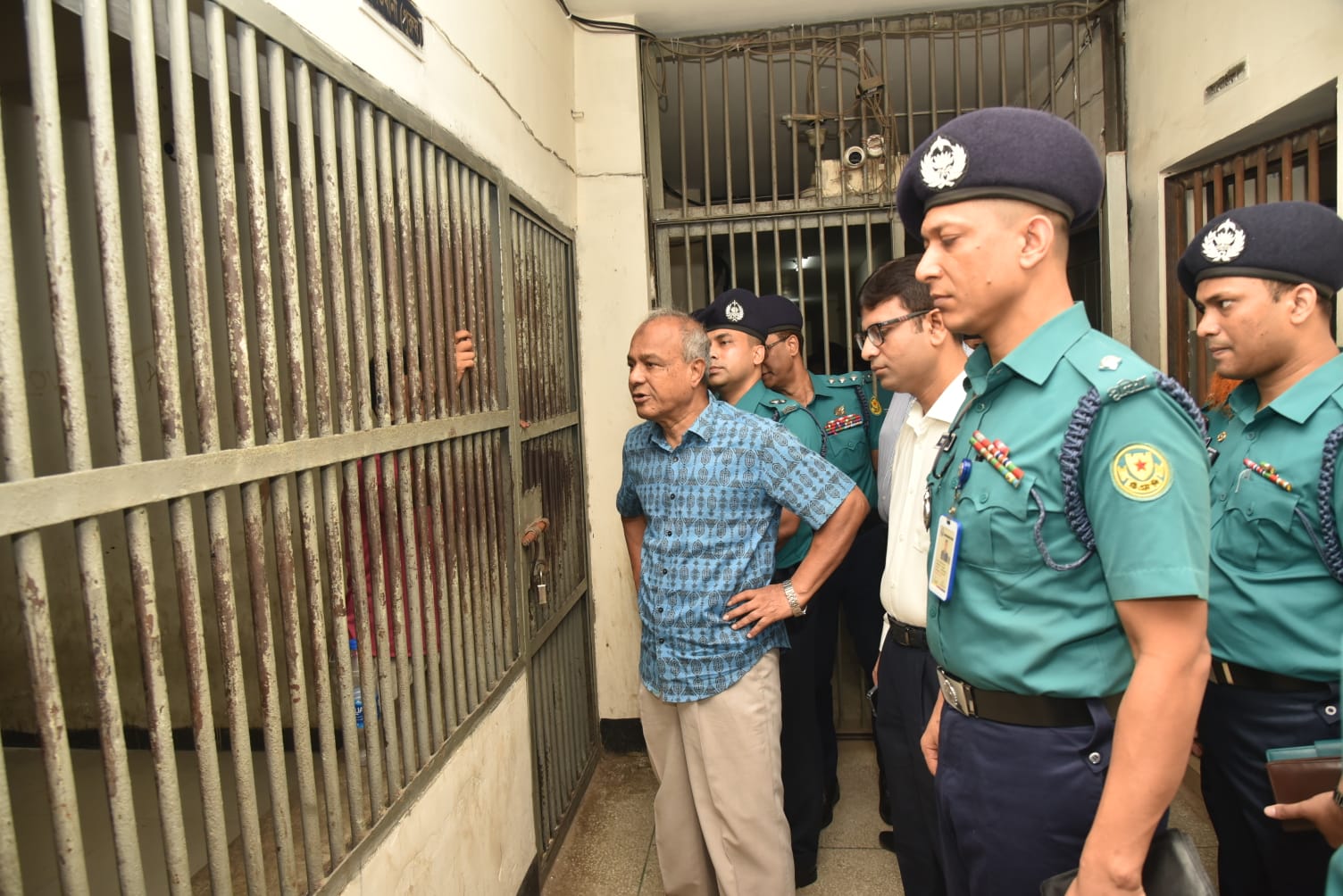 আওয়ামী লীগ অপকর্ম করলে ছাড় নয়: স্বরাষ্ট্র উপদেষ্টা