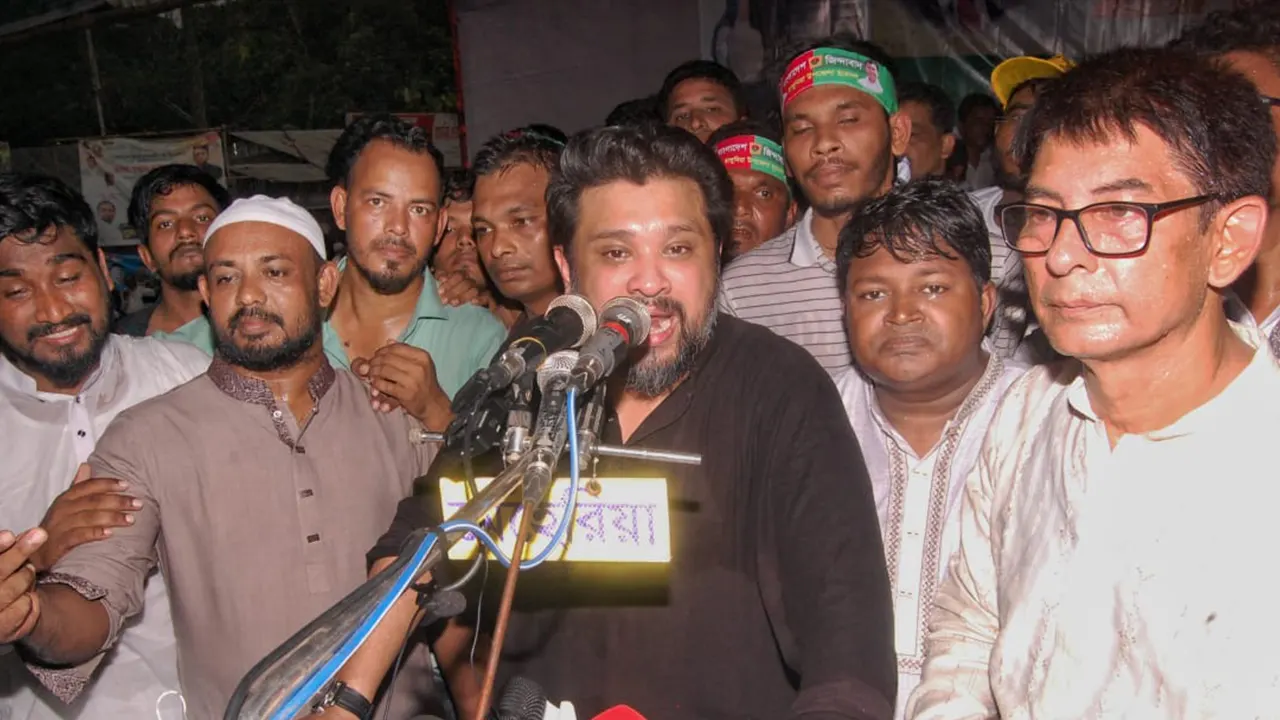 আমি ওয়াদা করছি, জিয়া পরিবার রাঙ্গুনিয়ার বিষয়ে যে সিদ্ধান্ত দেবে তা মাথা পেতে নেবো: হুম্মাম কাদের চৌধুরী