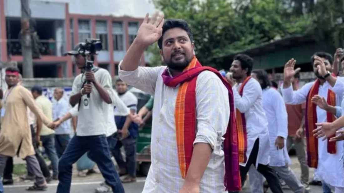 নিজেদের চাঁদাবাজির দায় এড়াতে তরুণদের দায় দিচ্ছে বিএনপি: নাহিদ ইসলাম