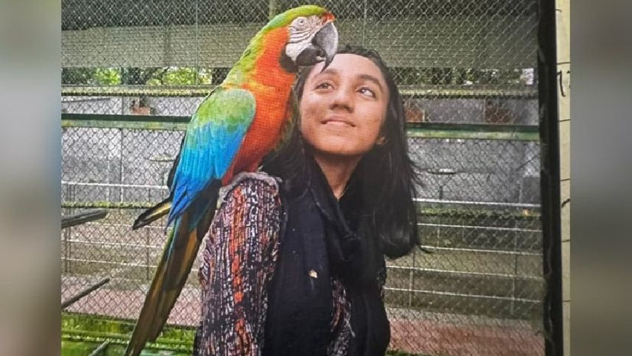 মেডিকেল কলেজ হোস্টেল থেকে ২১ বছর বয়সী ছাত্রীর লাশ উদ্ধার, পাশে চিরকুট ও সিরিঞ্জ