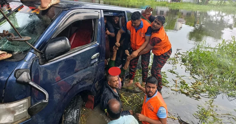নোয়াখালীর বেগমগঞ্জে ভয়াবহ সড়ক দুর্ঘটনায় এক পরিবারের সাতজনের মৃত্যু