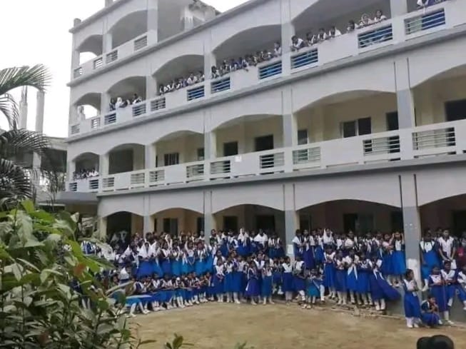 বাসন্তী বালিকা স্কুলে প্রধান শিক্ষকের বিরুদ্ধে অর্থ আত্মসাতের অভিযোগ