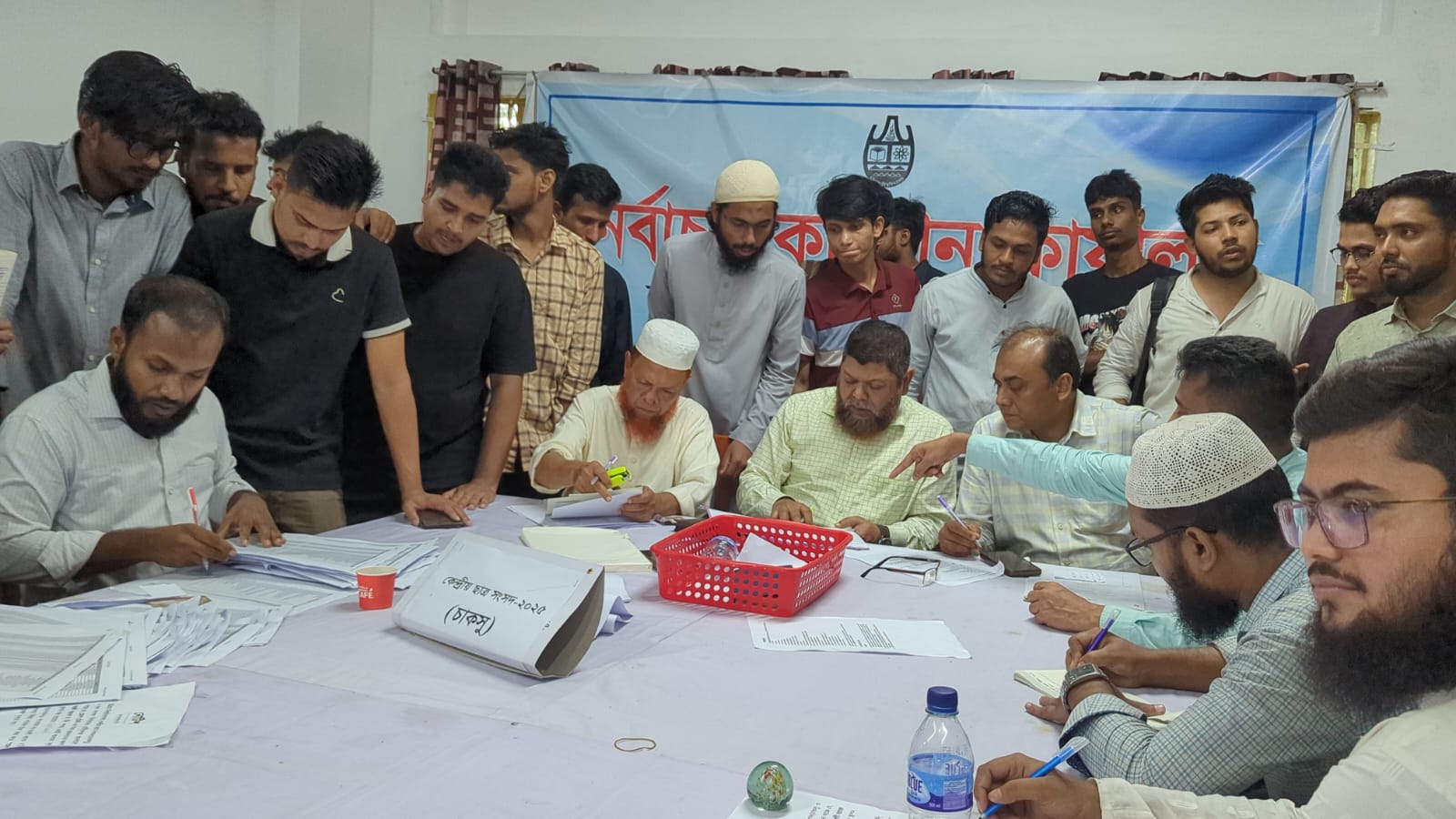 চাকসু নির্বাচন: দ্বিতীয় দিনে মনোনয়নপত্র নিলেন ১৪১ প্রার্থী