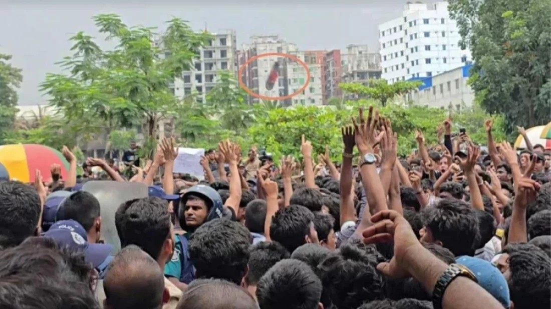 মাইলস্টোনে শিক্ষার্থীদের সঙ্গে পুলিশের ধাওয়া-পাল্টা ধাওয়া, আহত অন্তত তিন