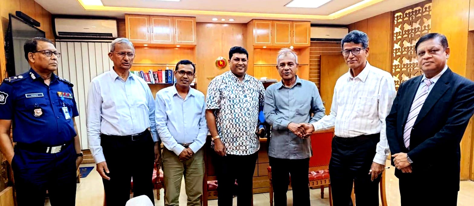 চাকসু নির্বাচন নিয়ে স্বরাষ্ট্র ও শিক্ষা উপদেষ্টার সঙ্গে চবি প্রশাসনের মতবিনিময় সভা 