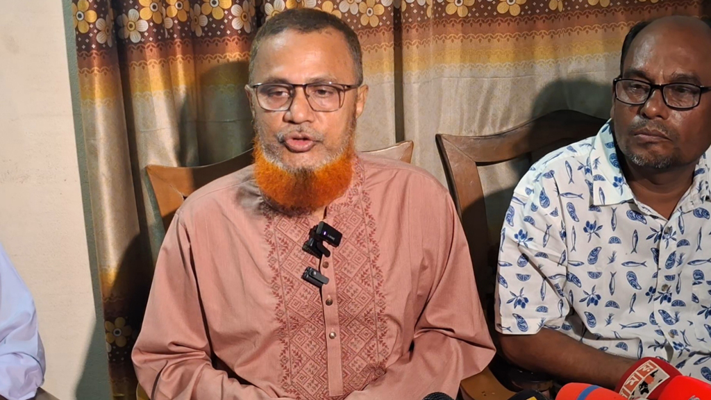যুবদল নেতার ৫ কোটি টাকা চাঁদা দাবি, পদ্মা সেতু বন্ধের হুঁশিয়ারি পরিবহনশ্রমিকদের