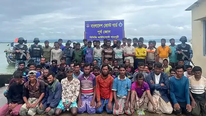 টেকনাফে ৯৩ রোহিঙ্গাসহ ১২২ জেলে আটক