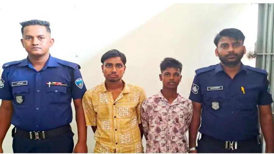 চট্টগ্রামের লোহাগাড়ায় স্কুলছাত্রীদের ইভটিজিং, দুই যুবকের কারাদণ্ড