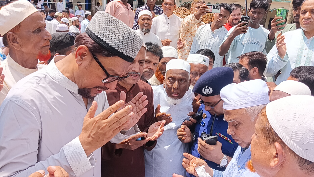 বিএনপির ঘাঁটি আনোয়ারায় উন্নয়নের ছোঁয়া লাগেনি : চসিক মেয়র