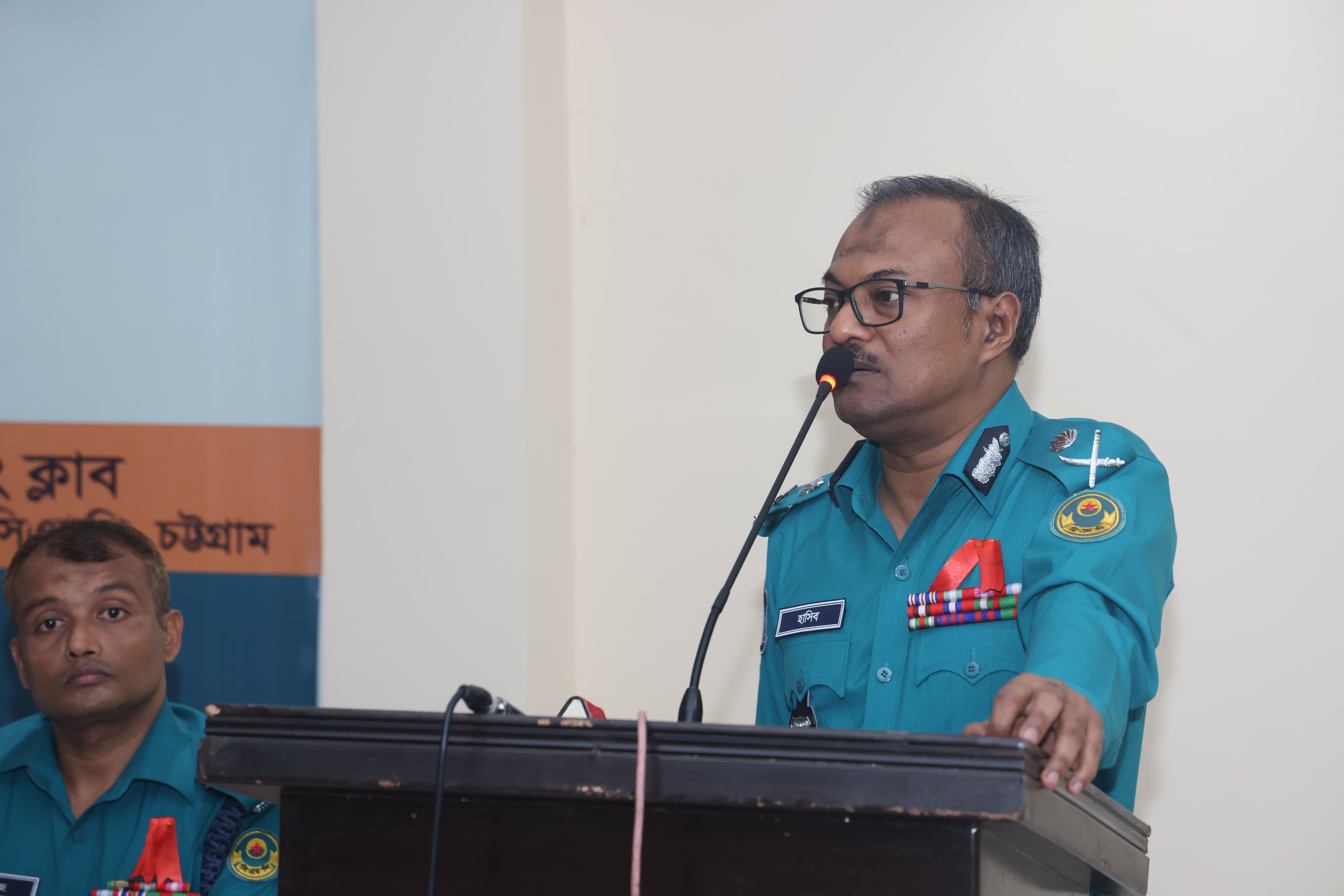 অপরাধীদের কোন দলীয় পরিচয় থাকতে পারে না: সিএমপি কমিশনার 