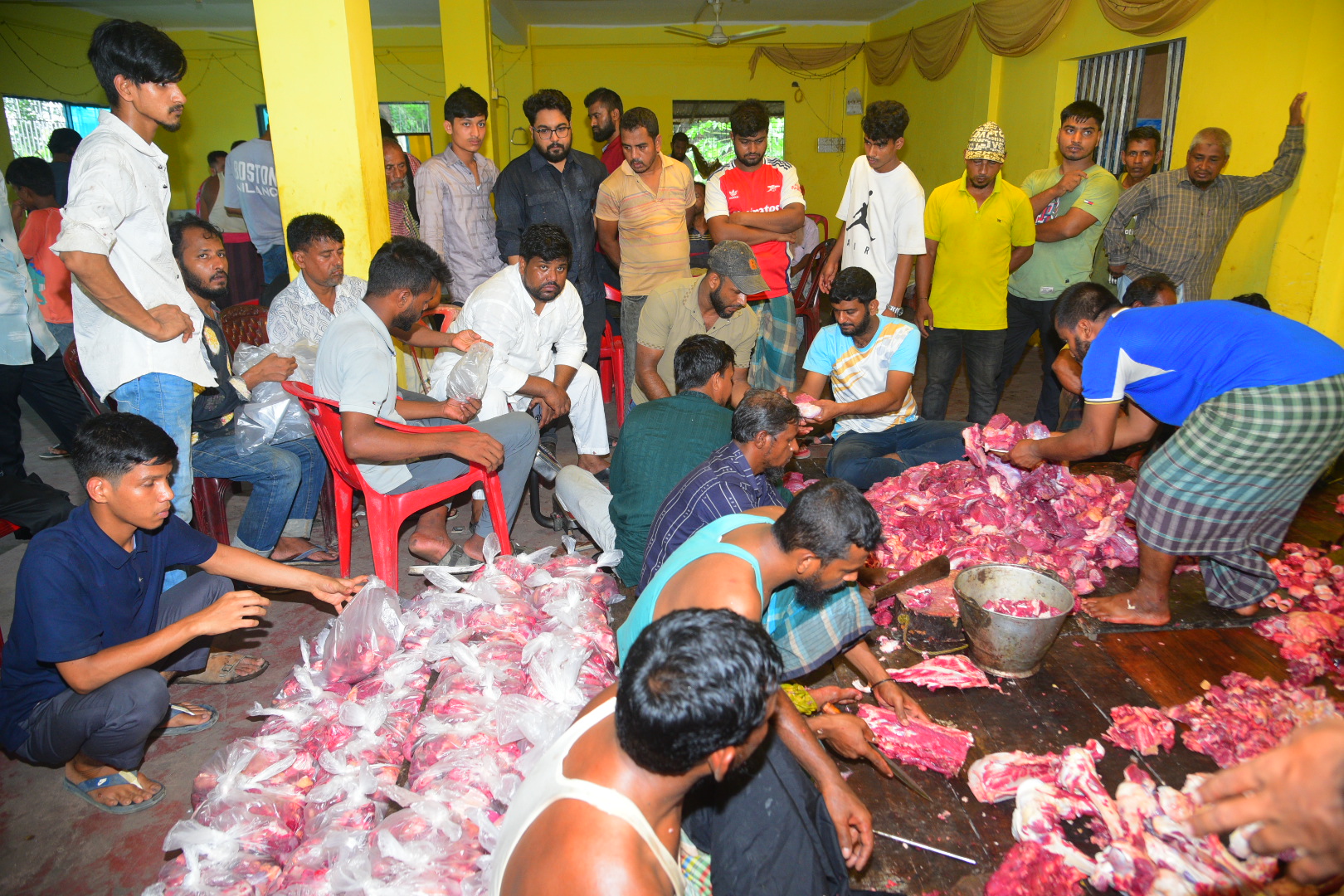 চট্টগ্রামে গরীব-দুস্থদের মাঝে জনপদ ফাউন্ডেশনের কোরবানির মাংস বিতরণ