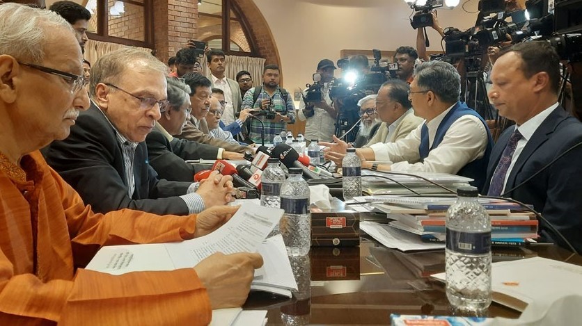 বিএনপির ওয়াকআউটের পর ফের যোগদান: জাতীয় ঐকমত্য কমিশনের বৈঠকে উত্তেজনা