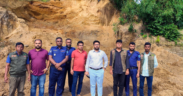 টেকনাফে পাহাড় কাটার দায়ে মাটি ব্যবসায়ীর ২ লাখ টাকা জরিমানা