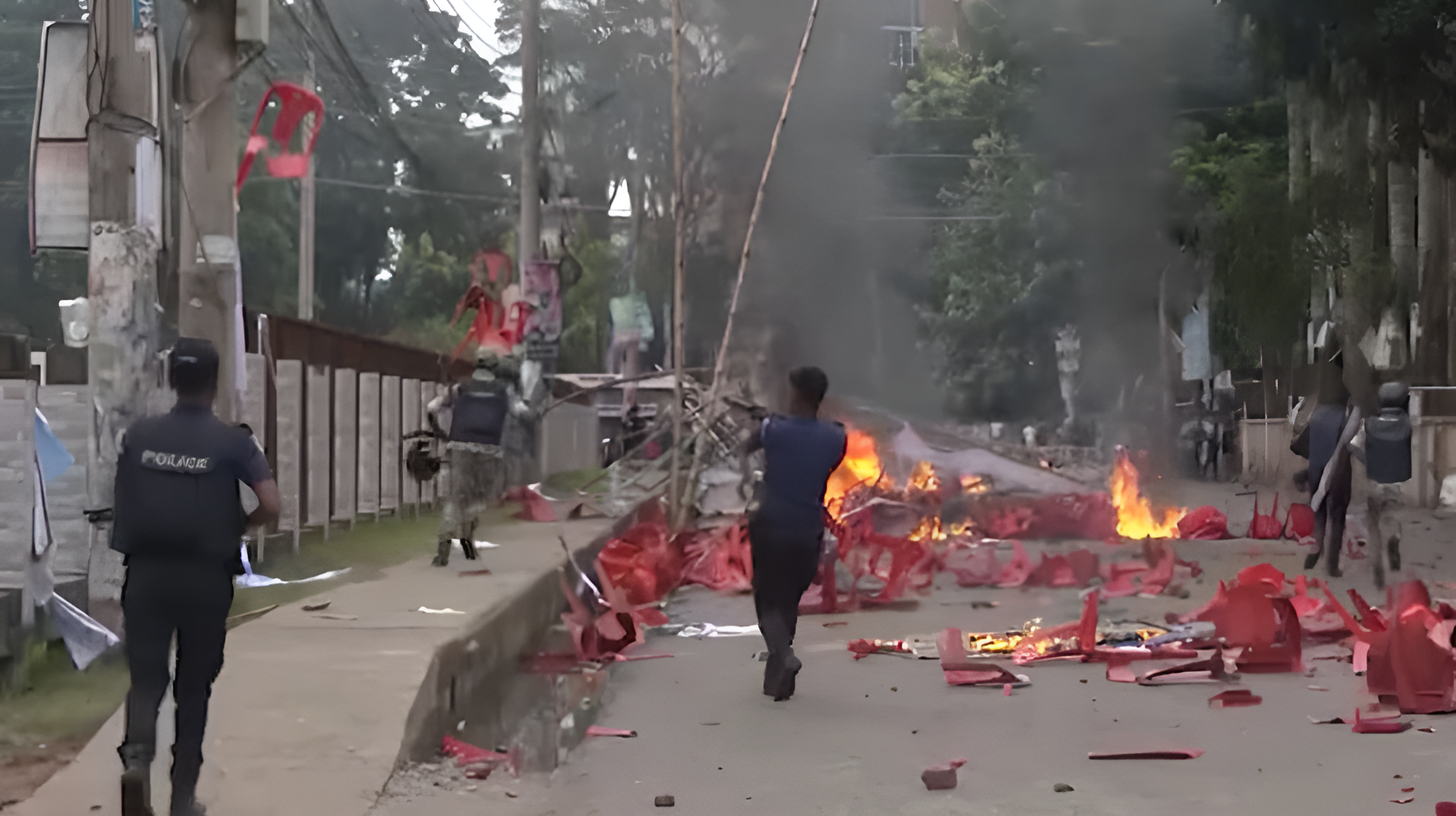 গোপালগঞ্জে এনসিপির গাড়িবহরে হামলা: চট্টগ্রামে বিক্ষোভ, রাজনৈতিক মহলে নিন্দা