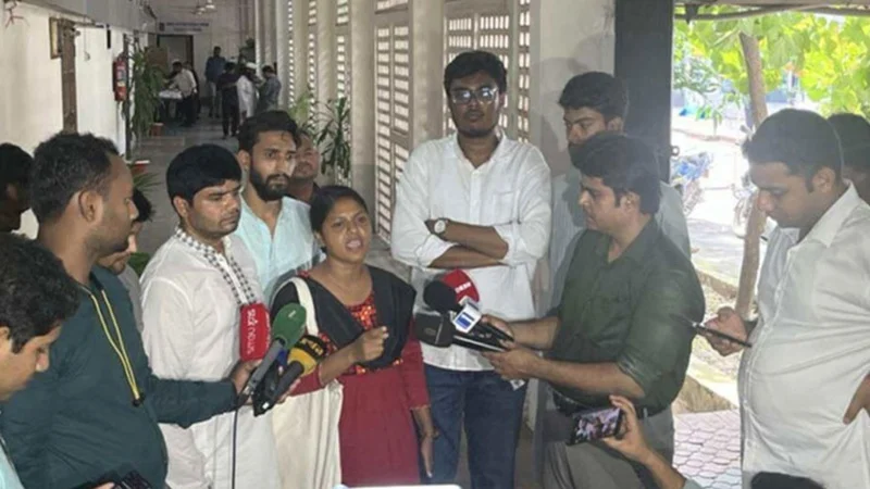 শিবিরকে আমন্ত্রণের প্রতিবাদে সভা বর্জন বামপন্থী তিন সংগঠনের