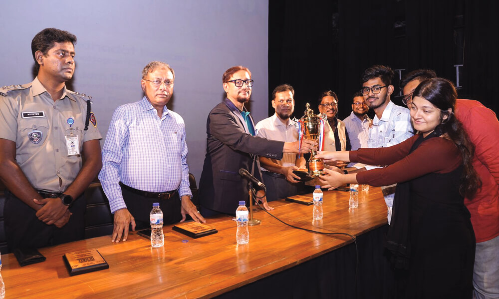 গণতন্ত্রের বিকাশে যুক্তিবাদী প্রজন্ম গড়ে তুলতে বিতর্কের বিকল্প নেই মেয়র ডা. শাহাদাত হোসেন