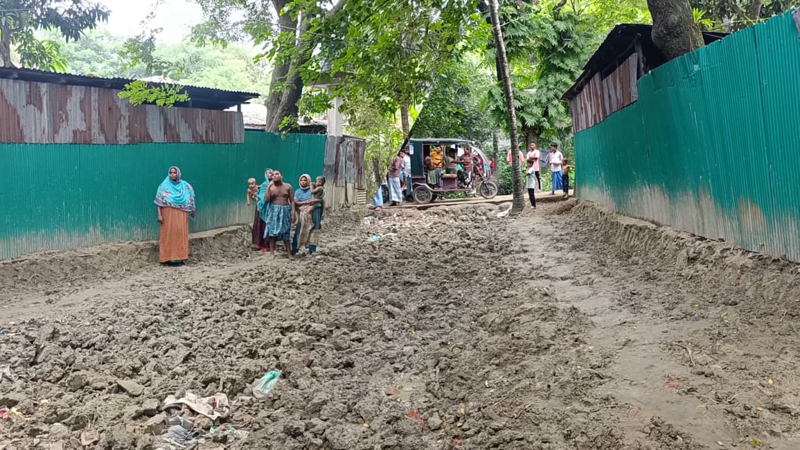 আনোয়ারায় রাস্তার মালিকানা নিয়ে বিরোধ, দুপক্ষের থানায় অভিযোগ 