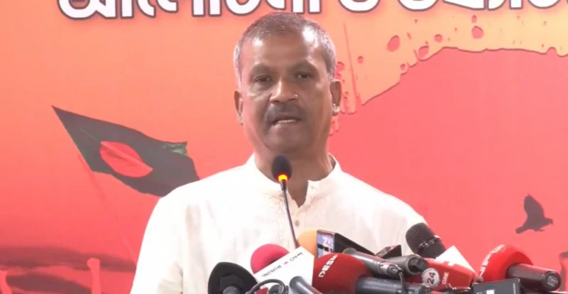 ১৯৭১ সালে মৃতদেহ পুড়িয়ে ফেলেছে, এরকম কোনো ফুটেজ আমি দেখি নাই : আইন উপদেষ্টা