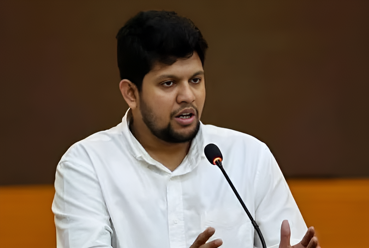 আ. লীগের শাসনামলে গোপালগঞ্জে নিম্নবর্গের হিন্দুরা নিপীড়িত ও বঞ্চিত: উপদেষ্টা মাহফুজ
