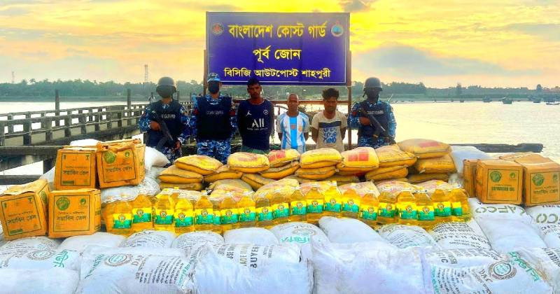 নাইক্ষ্যংদিয়া সংলগ্ন সমুদ্রে বিশেষ অভিযানে ৩ পাচারকারী আটক