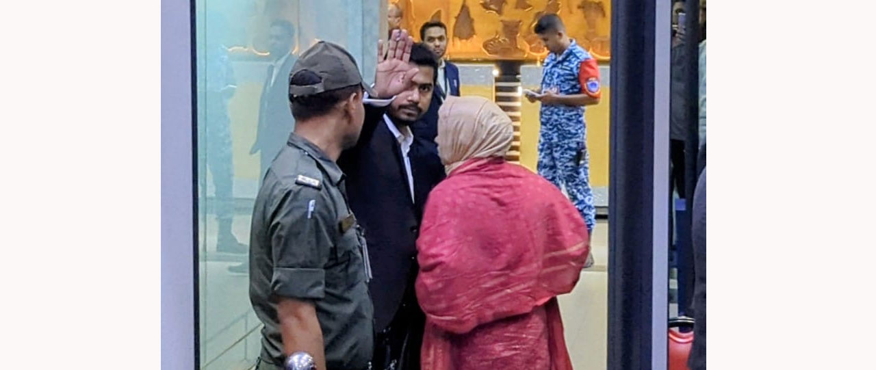উন্নত চিকিৎসার জন্য সিঙ্গাপুর গেলেন নুরুল হক নুর