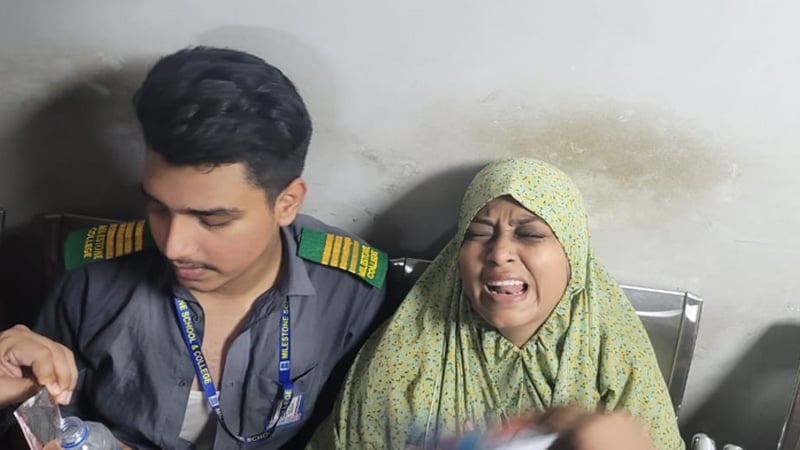 আমার মেয়ের কষ্ট সহ্য করতে পারছি না, বুকটা খালি হয়ে যাচ্ছে: মায়ের আহাজারি 