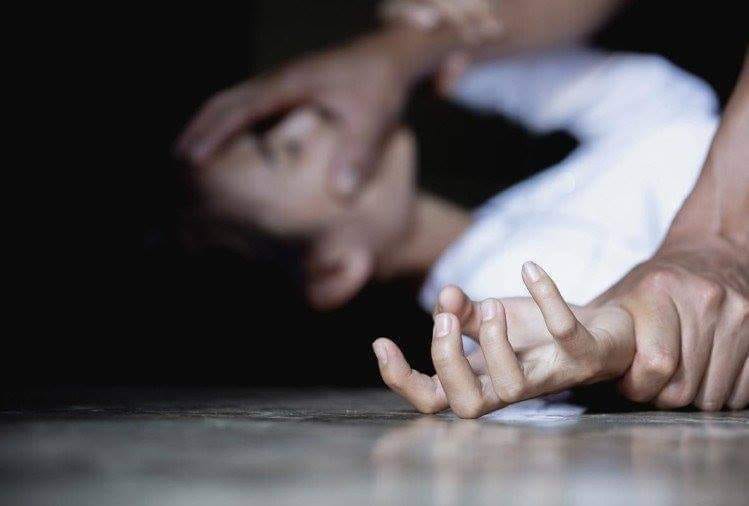 চট্টগ্রামে কৃত্রিম পুরুষাঙ্গ ব্যবহার করে তরুণীকে ধর্ষণের অভিযোগ, বান্ধবী গ্রেফতার
