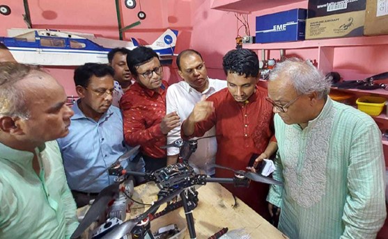 বাঁশখালীতে ড্রোন নির্মাতা আশির উদ্দিনের পাশে দাঁড়ালেন তারেক রহমান, কারিগরি সহায়তা ও শুভেচ্ছা বার্তা প্রদান