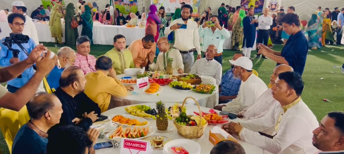 দুবাইয়ে 'বাংলাদেশ ফল উৎসব': দেশের ফল রফতানিতে নতুন দিগন্ত, বিপুল রাজস্বের হাতছানি
