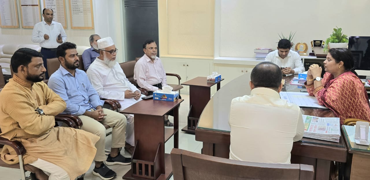চট্টগ্রাম জেলা প্রশাসকের সাথে নগর জামায়াত সেক্রেটারির সৌজন্য সাক্ষাৎ