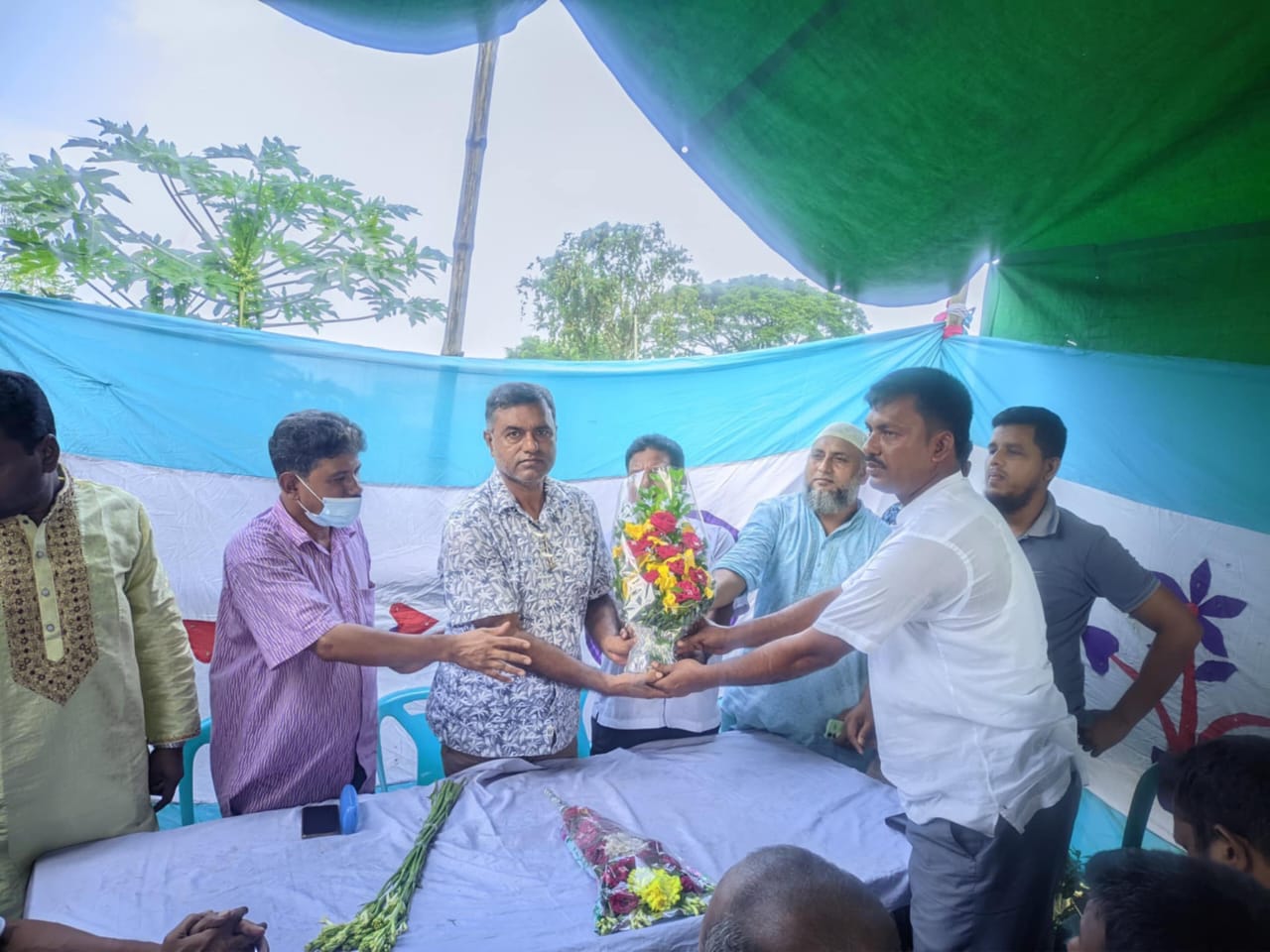 প্রতিকূলতা নিরসনে টিএলআর কর্মচারীদের মতবিনিময় সভা