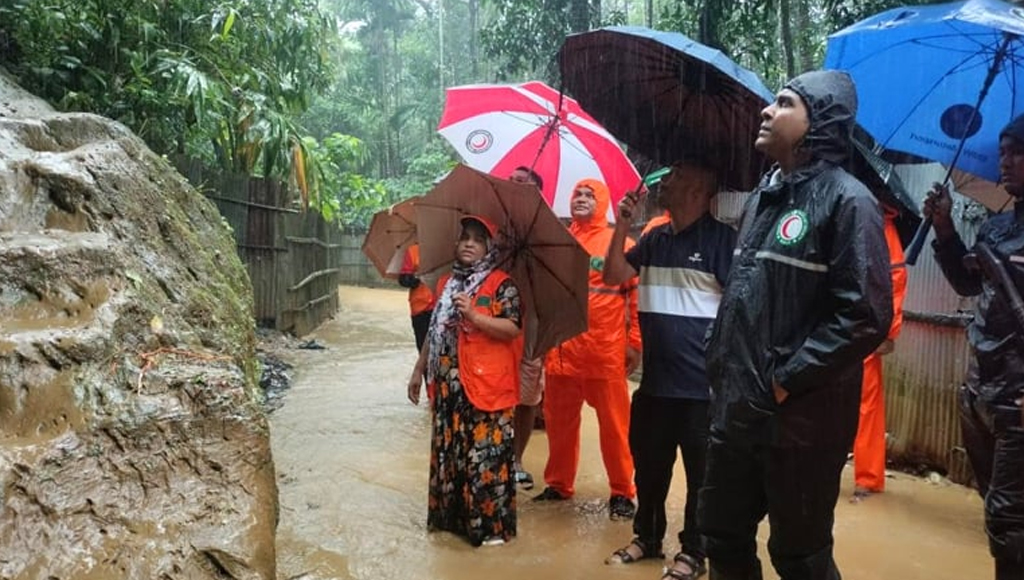 টেকনাফে টানা বৃষ্টিতে পাহাড় ধসের আশঙ্কা, পানিবন্দি হাজারো পরিবার