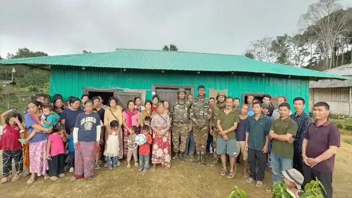 পাহাড়ে ফিরছে শান্তি, ঘরে ফিরছে বম পরিবার—সহিংসতা ছেড়ে স্বাভাবিক জীবনে ফিরছেন কেএনএফ সদস্যরাও