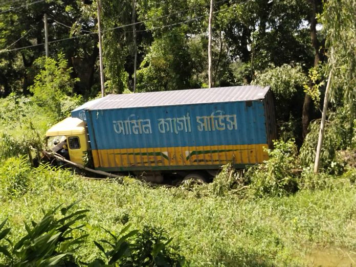 কাভার্ডভ্যানের চাপায় মীরসরাইয়ে এক নারীর মৃত্যু