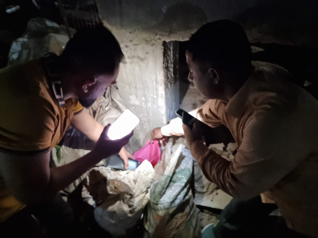 চান্দগাঁও থানার অভিযানে ছিনতাইকৃত ওয়ারলেস সেট উদ্ধার 