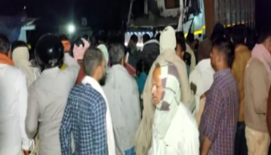 ভারতে ধর্মীয় শোভাযাত্রায় ট্রাকের ধাক্কা, শিশুসহ নিহত ১২