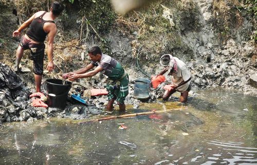 ১৩ লাখ টাকার ডিজেল গুপ্তখাল মহেশখাল ছাড়িয়ে কর্ণফুলীতে