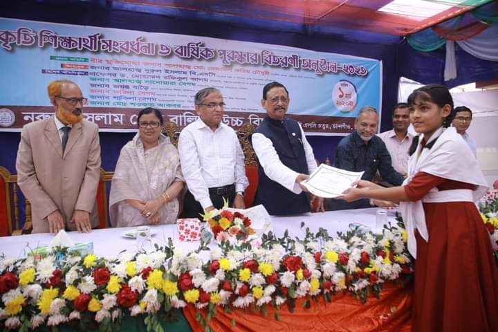 মেধাভিত্তিক প্রজন্ম গড়তে শিক্ষায় প্রাধিকার-চসিক মেয়র