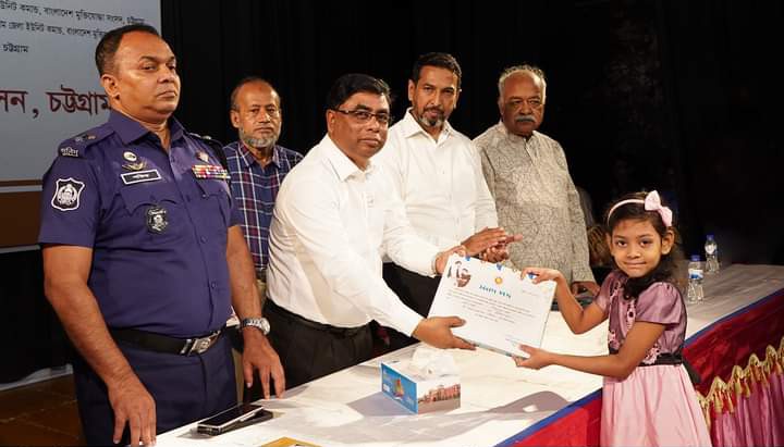 স্বাধীন বাংলাদেশের প্রথম আন্তর্জাতিক পুরস্কার পেয়েছেন বঙ্গবন্ধু -বিভাগীয় কমিশনার