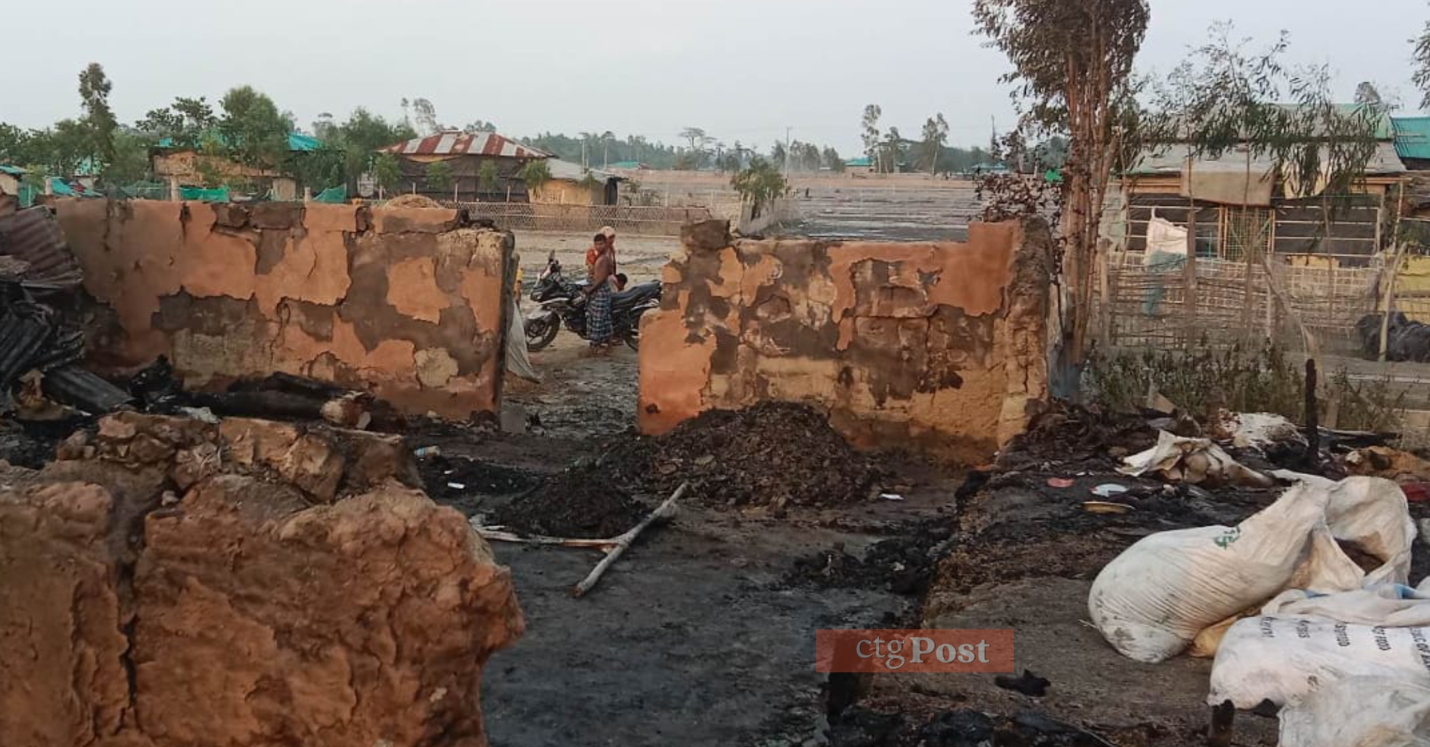 কুতুবদিয়ায় তিন বসতঘর ভস্মীভূত 