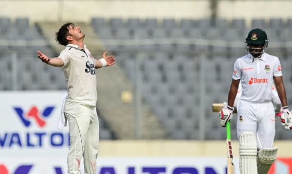 মাত্র ২০ রান যোগ করেই অলআউট বাংলাদেশ