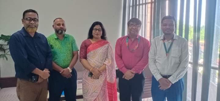 ইউনাইটেড ইন্টারন্যাশনাল ইউনিভার্সিটির সাথে সার্ক জার্নালিস্ট ফোরামের বৈঠক