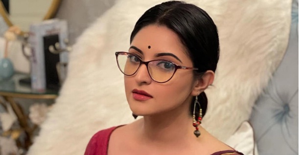 পরীমণির বিরুদ্ধে মামলার প্রতিবেদন না দেওয়ায় তদন্ত কর্মকর্তাকে শোকজ