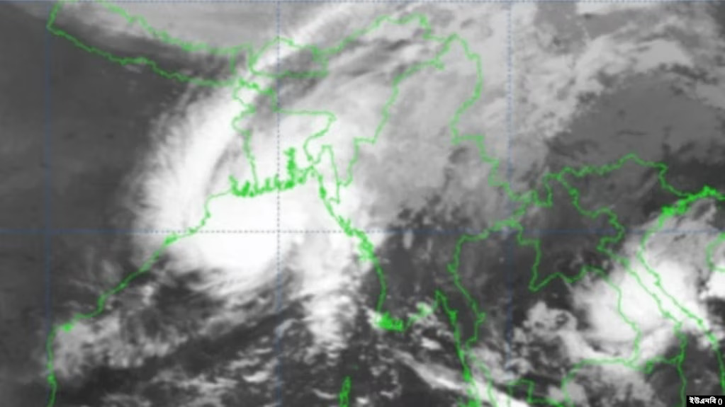 চট্টগ্রাম সমুদ্র বন্দরে ৭ নম্বর বিপদ সংকেত, তীব্র ঘূর্ণিঝড়ে পরিণত হয়েছে হামুন