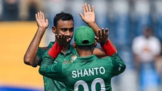 চার উইকেট নিয়ে ডাচদের ম্যাচের নিয়ন্ত্রণ নিল বাংলাদেশ